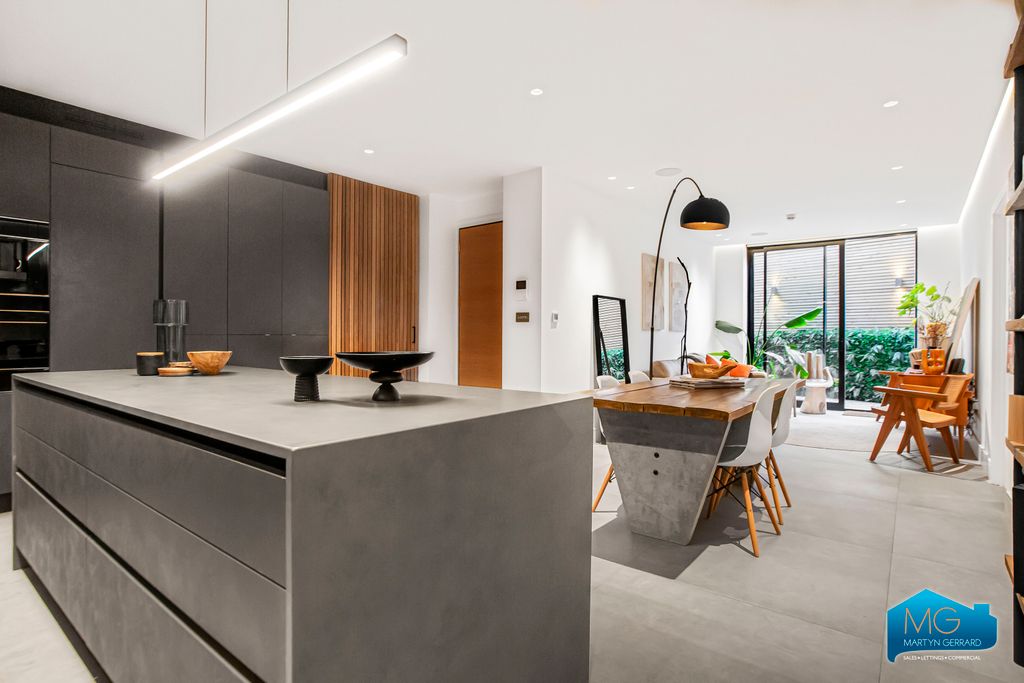 Property photo 1 of 21 Picture No. 14