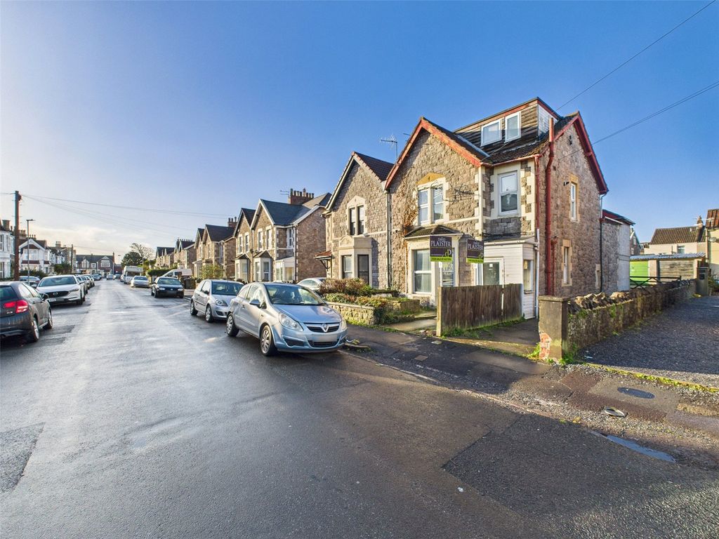 Property photo 1 of 9 Picture No. 16