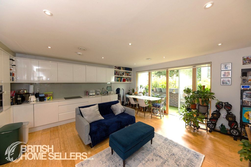 Property photo 2 of 7 Picture No. 03
