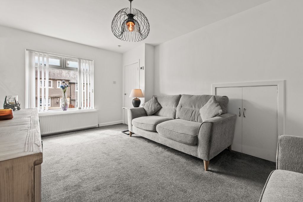 Property photo 3 of 31 4351823