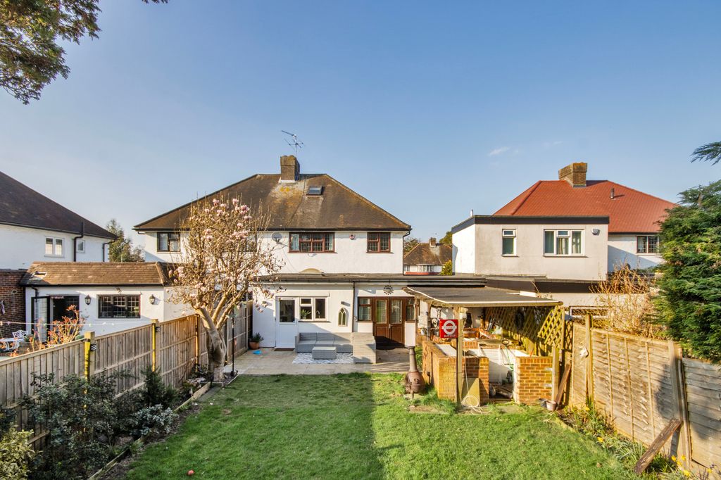 Property photo 2 of 37 59193_005