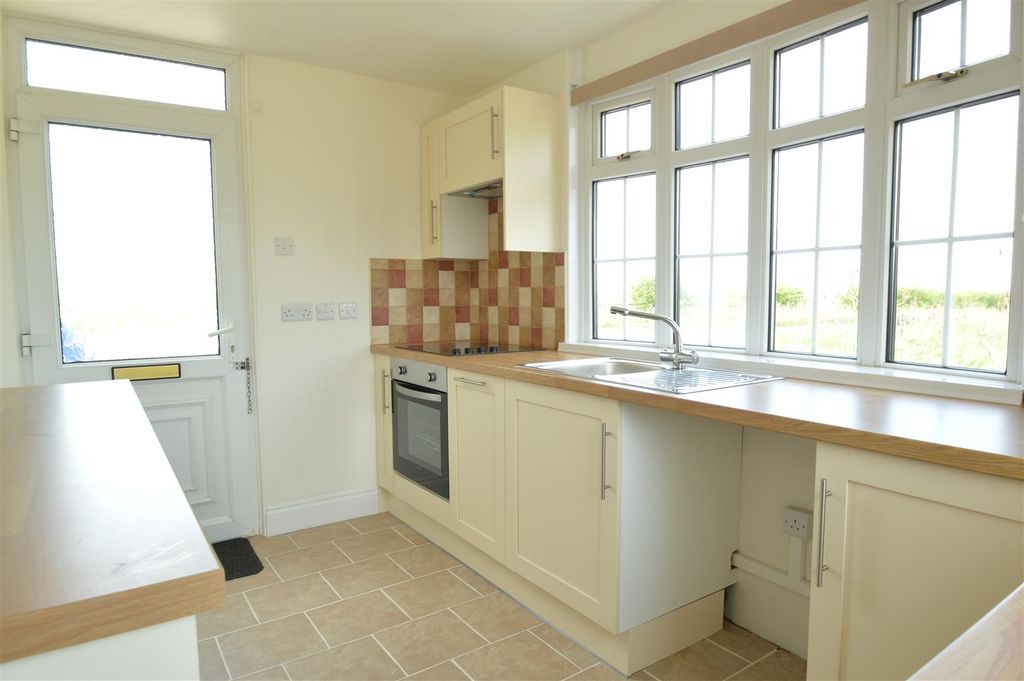 Property photo 2 of 11 002.Jpg