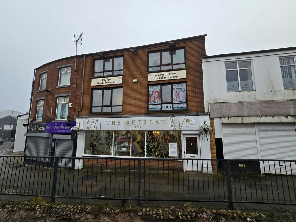 Property photo 1 of 10 External