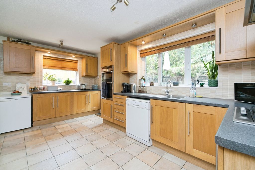 Property photo 3 of 19 Photo