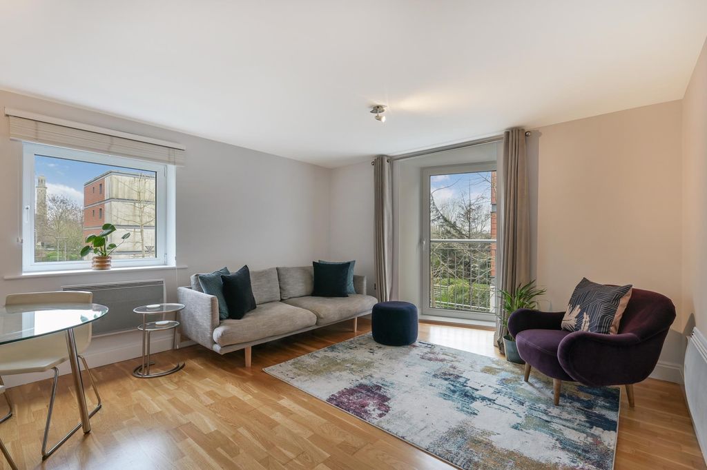 Property photo 2 of 11