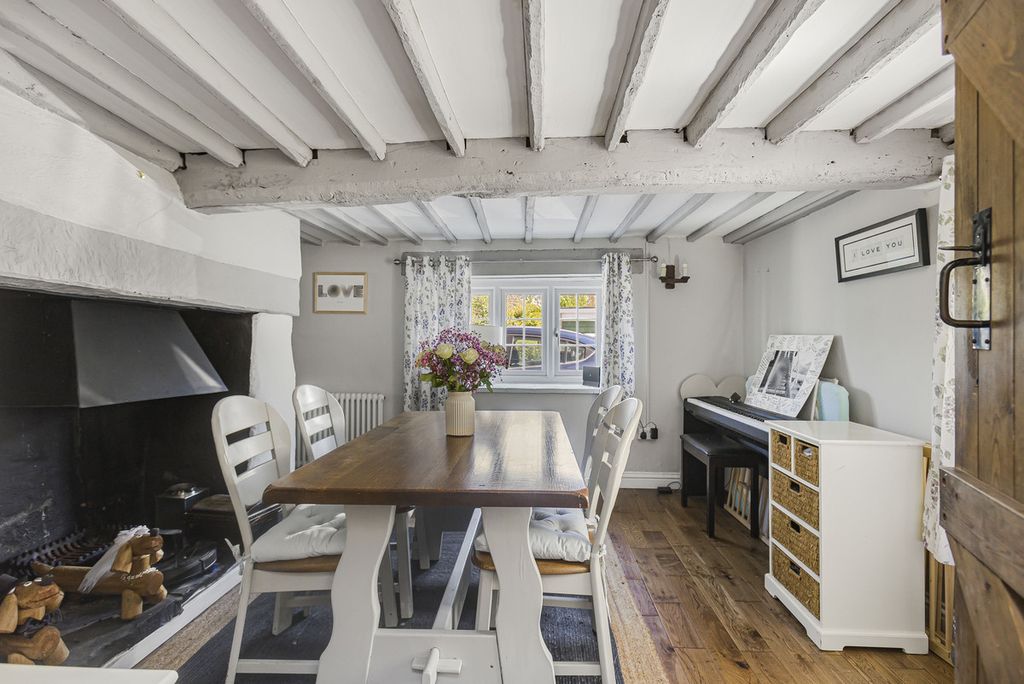 Property photo 2 of 25