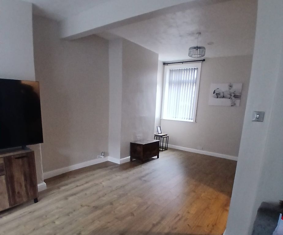 Property photo 2 of 12 Photo 1