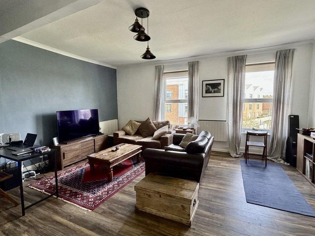 Property photo 2 of 8