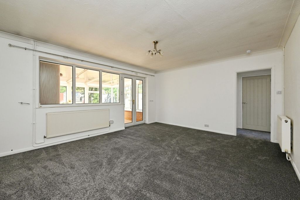Property photo 2 of 17 Photo