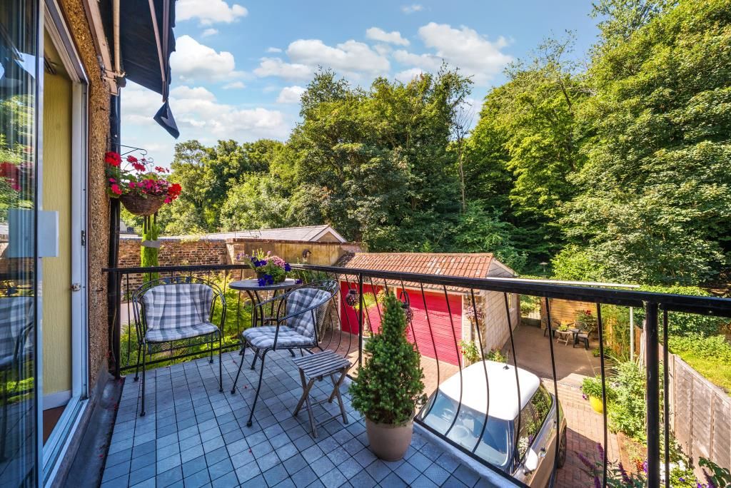 Property photo 2 of 21 Balcony