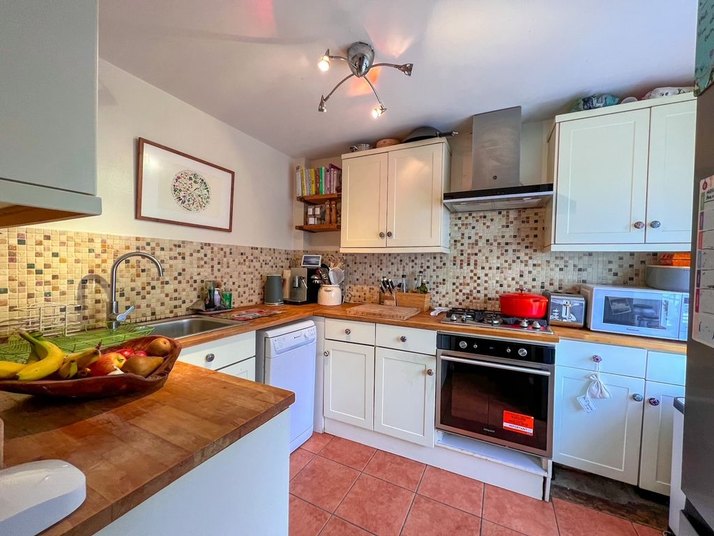 Property photo 2 of 37