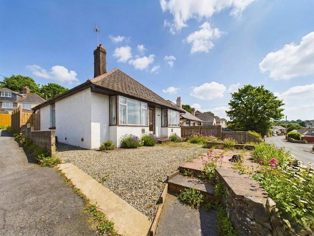 Property photo 1 of 17 Front