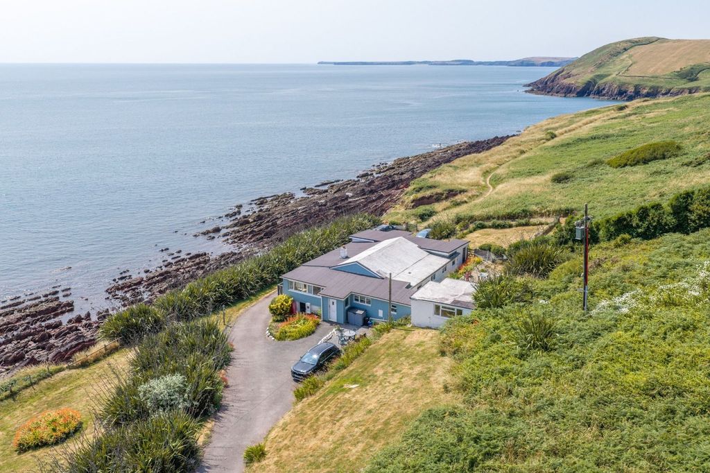 Property photo 1 of 50