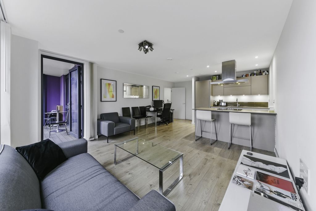 Property photo 2 of 10 Living Area - Delanc