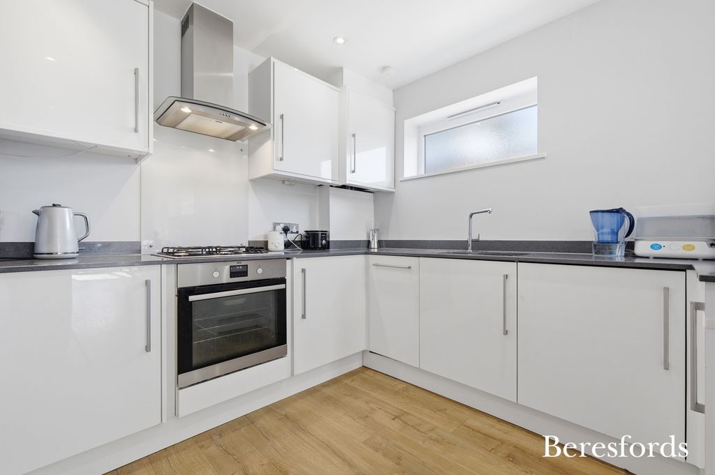 Property photo 3 of 23 Picture No. 15