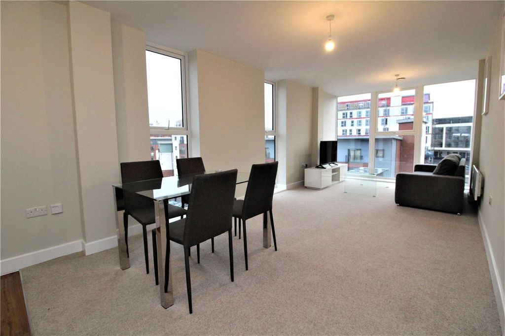 Property photo 1 of 10 Lounge