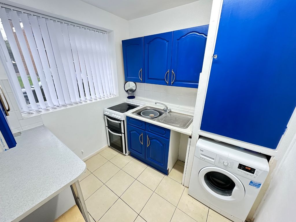 Property photo 3 of 4 4803402