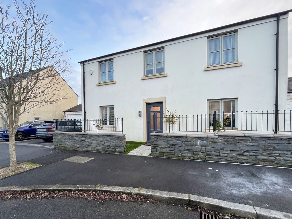 Property photo 1 of 28 Photo 23