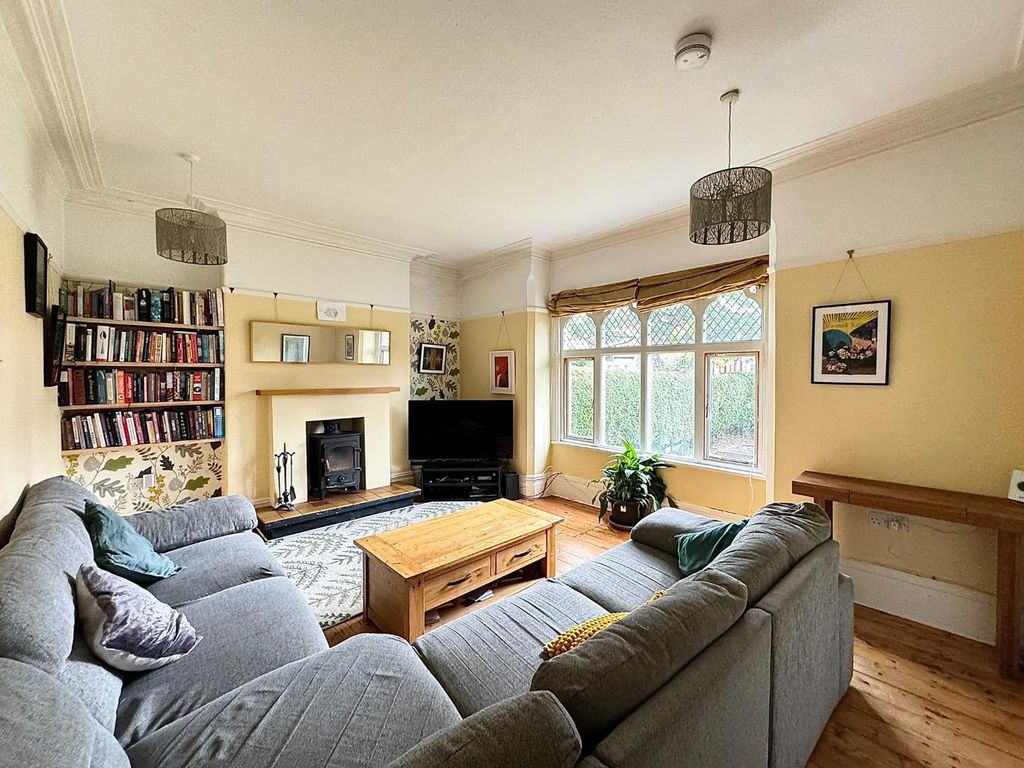 Property photo 2 of 36