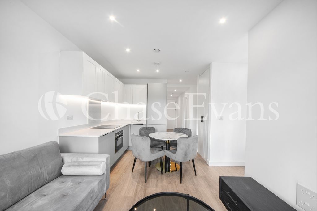 Property photo 2 of 10