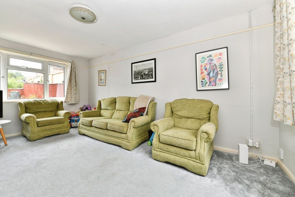 Property photo 3 of 20 Pbox-Img.Jpg