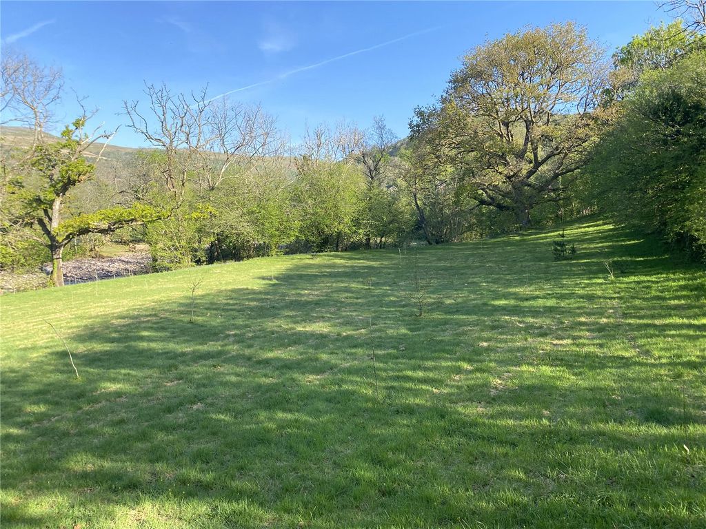 Property photo 3 of 17 Picture No. 02