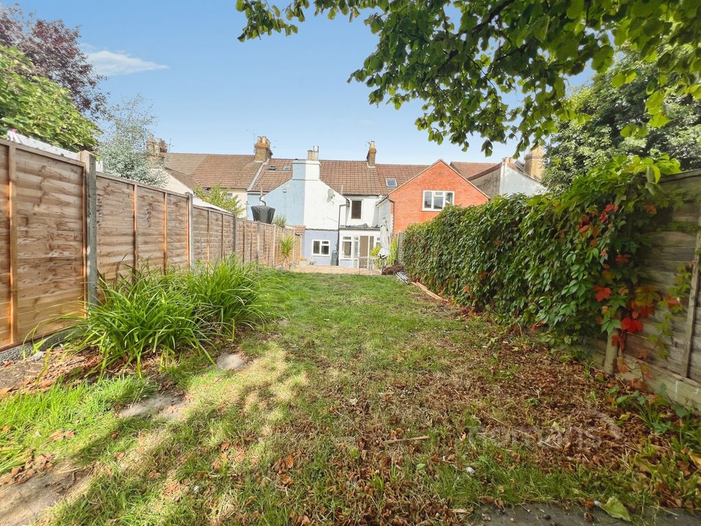 Property photo 2 of 20 Pbox-Img.Jpg