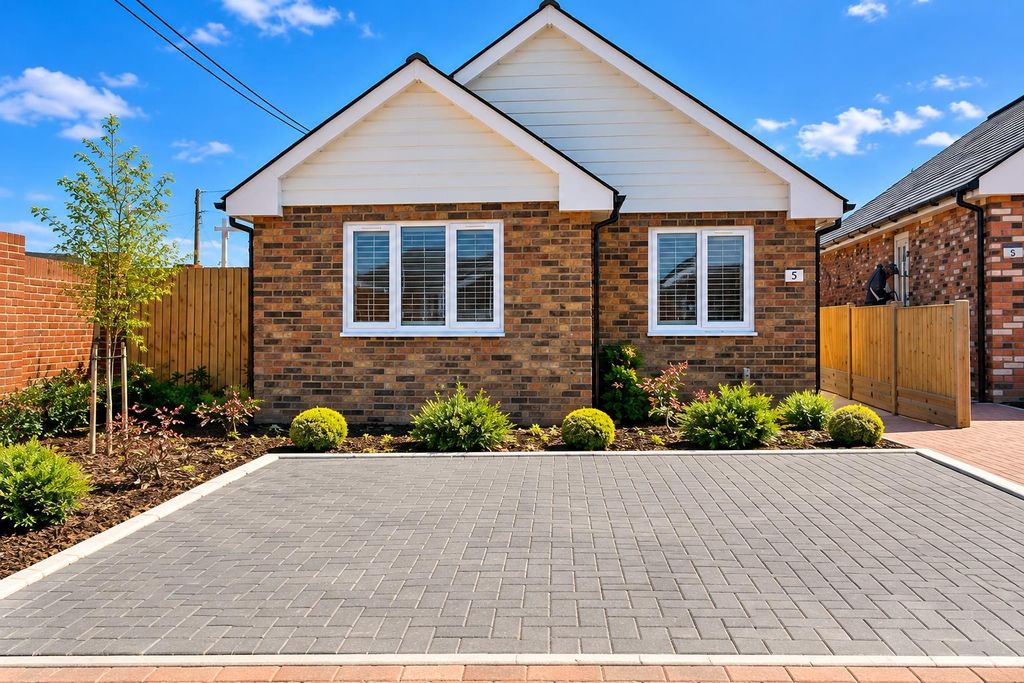 Property photo 1 of 6 External