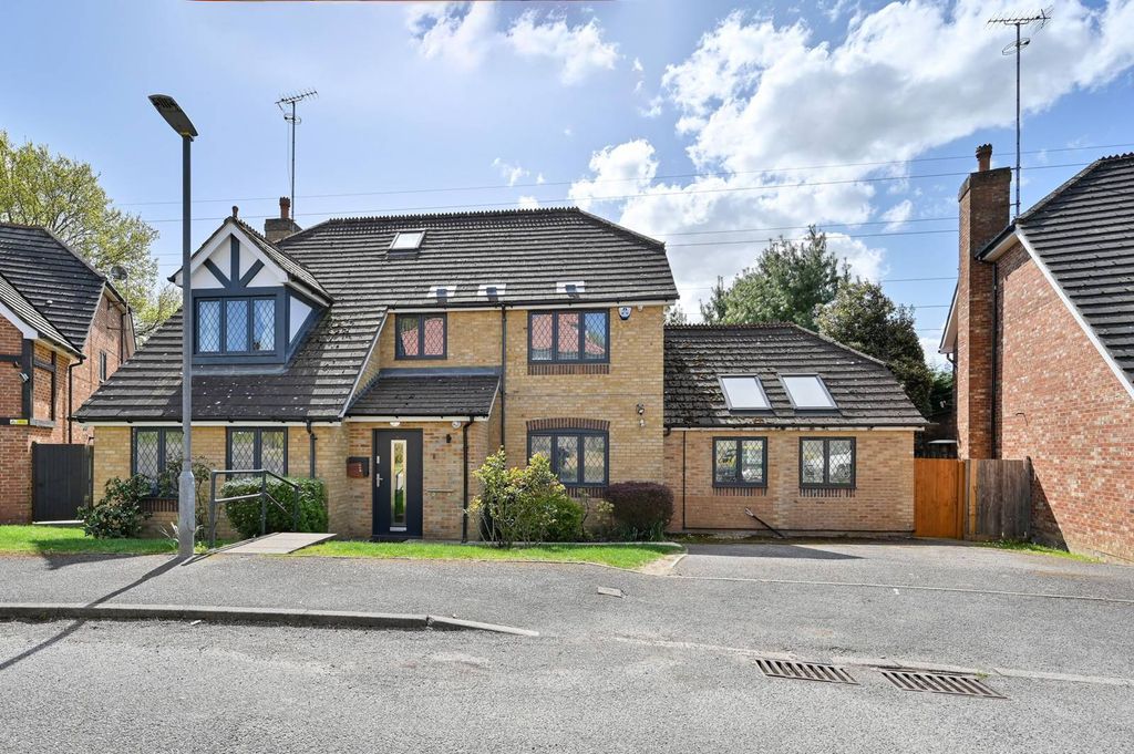 Property photo 1 of 33