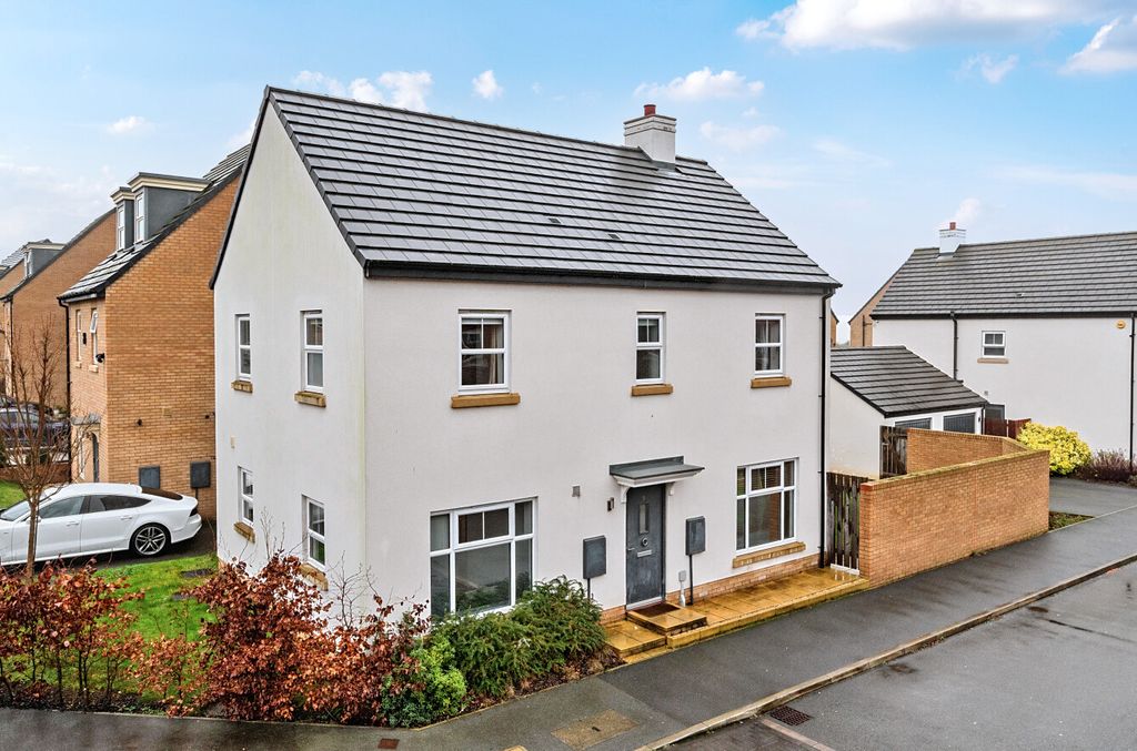 Property photo 1 of 23 1399758-1-698B008...