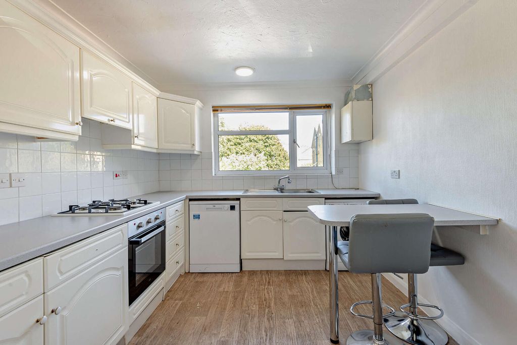 Property photo 2 of 18 Kitchen