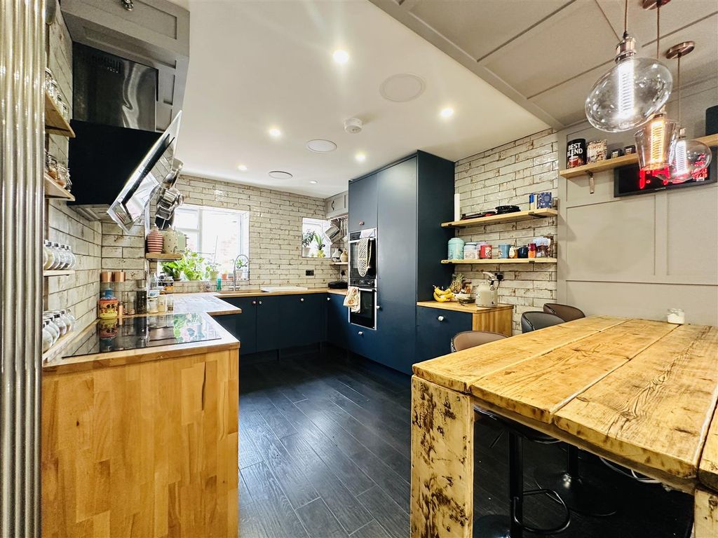 Property photo 3 of 38 Kitchen &amp; Diner