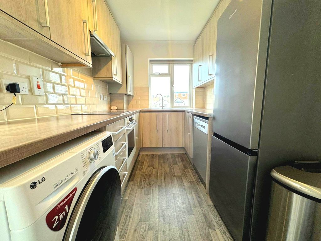 Property photo 2 of 13 Kitchen