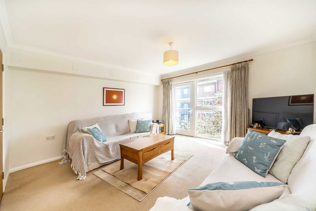 Property photo 2 of 6