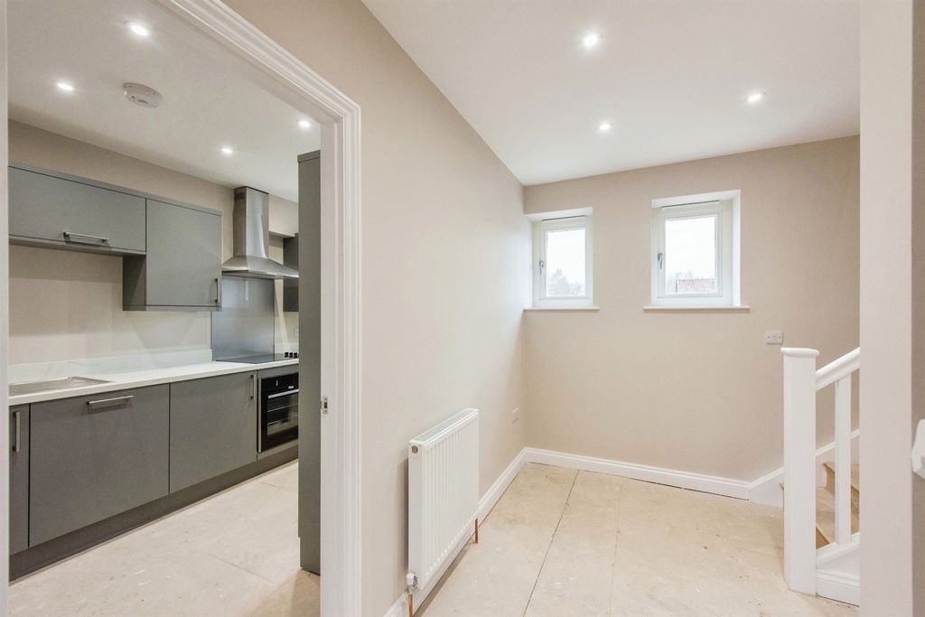 Property photo 3 of 16 Image