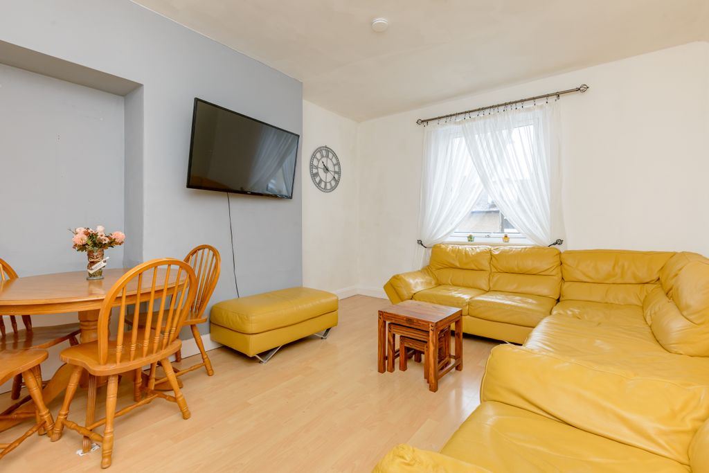 Property photo 2 of 16 Property Image 2