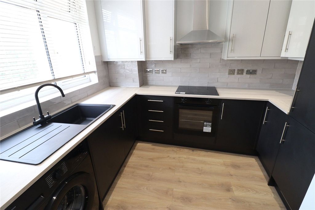 Property photo 3 of 6 Picture No. 05