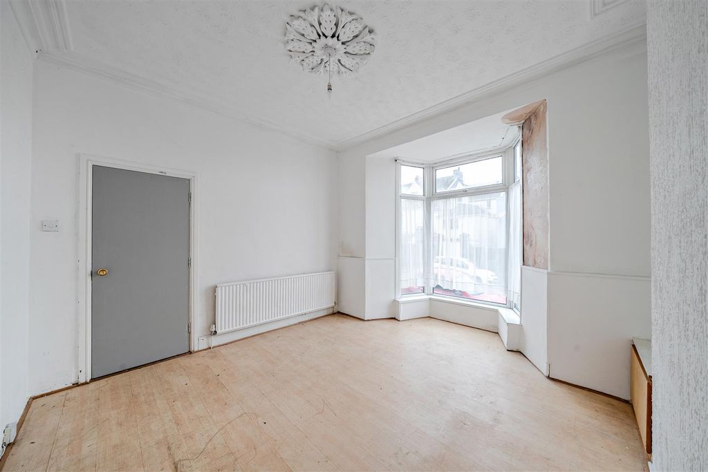 Property photo 3 of 25 1388196-15-6936E6A837870.Jpg