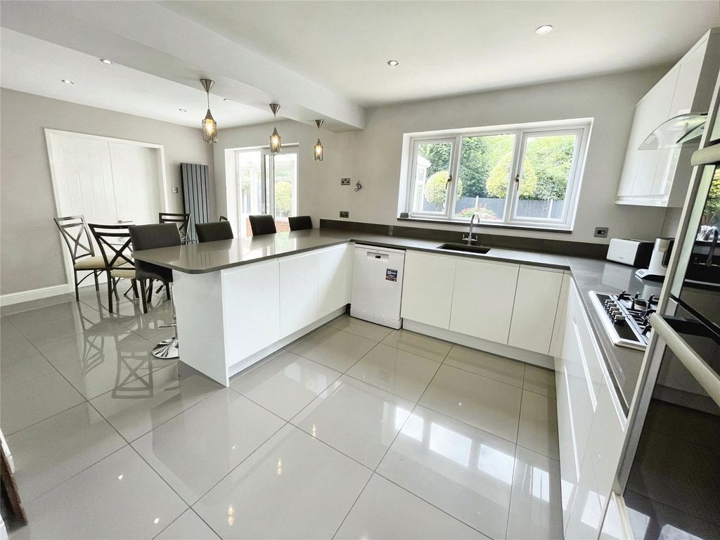 Property photo 3 of 15 Picture No. 11