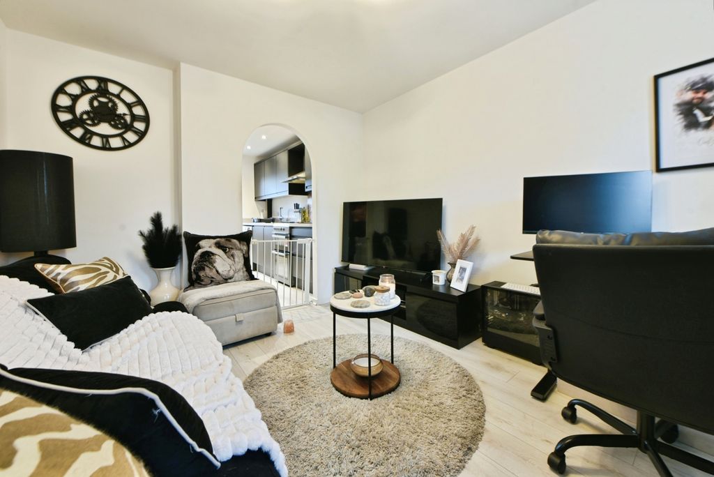 Property photo 2 of 13 Photo