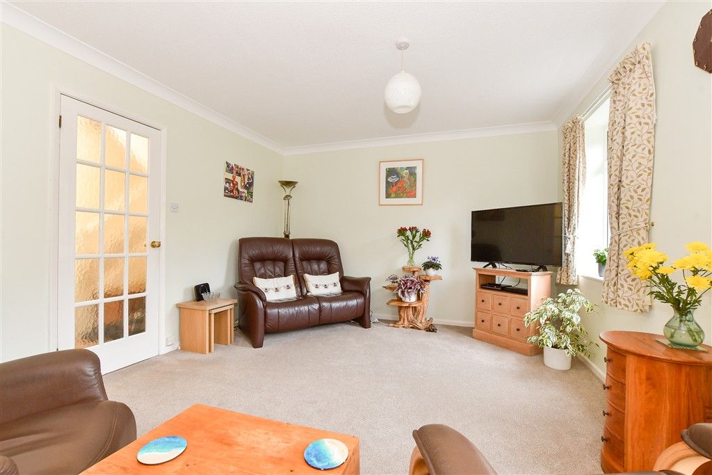 Property photo 3 of 10 Lounge