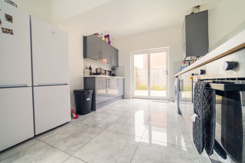 Property photo 2 of 14 Call 02920 454555 To Secure Your Viewing_3