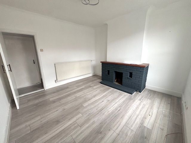 Property photo 2 of 10 Living Room