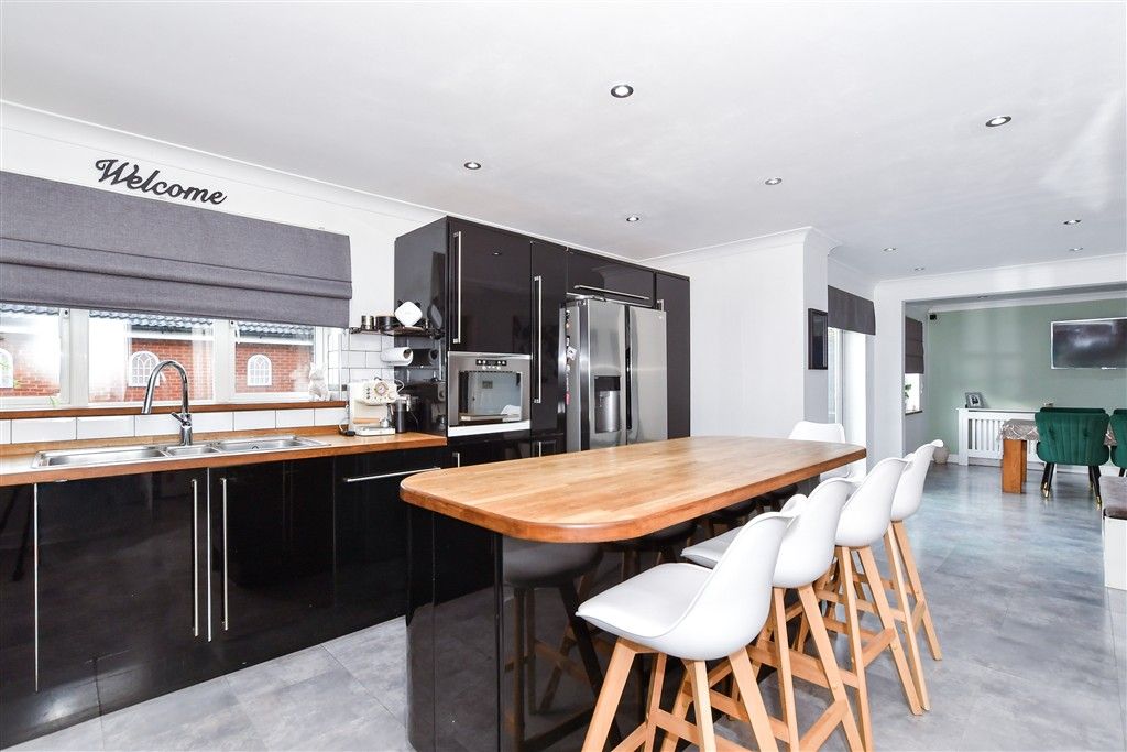 Property photo 3 of 15 Kitchen/Diner