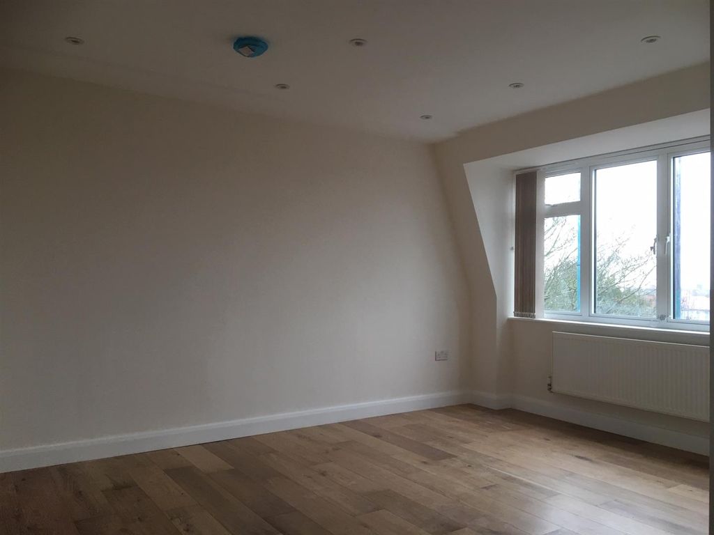 Property photo 2 of 3