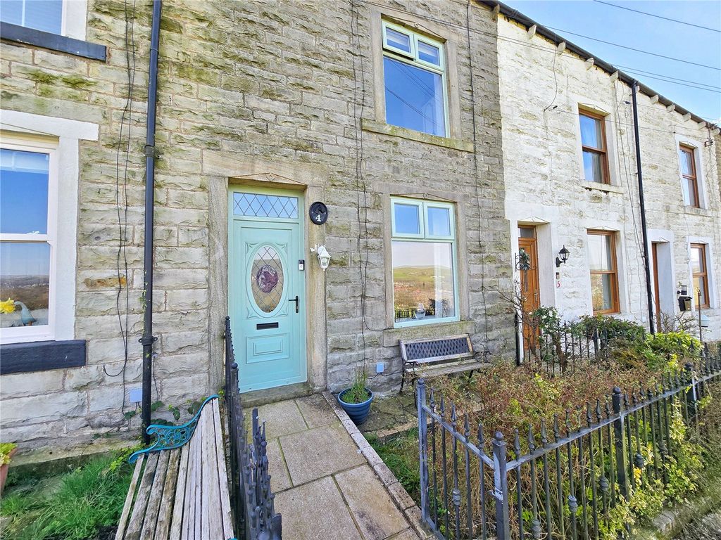 Property photo 1 of 23 Garden Fronted