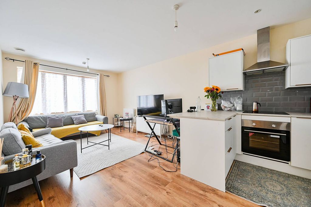 Property photo 2 of 9