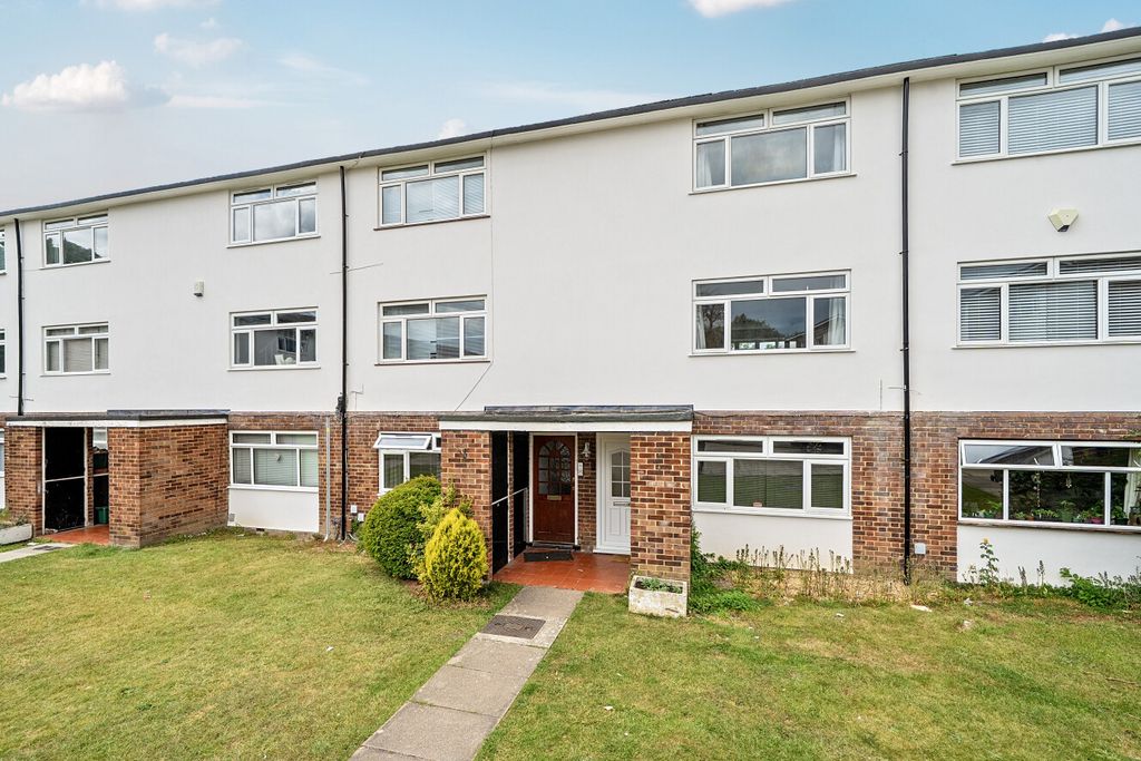 Property photo 1 of 17 1463599-1-6A0B053...