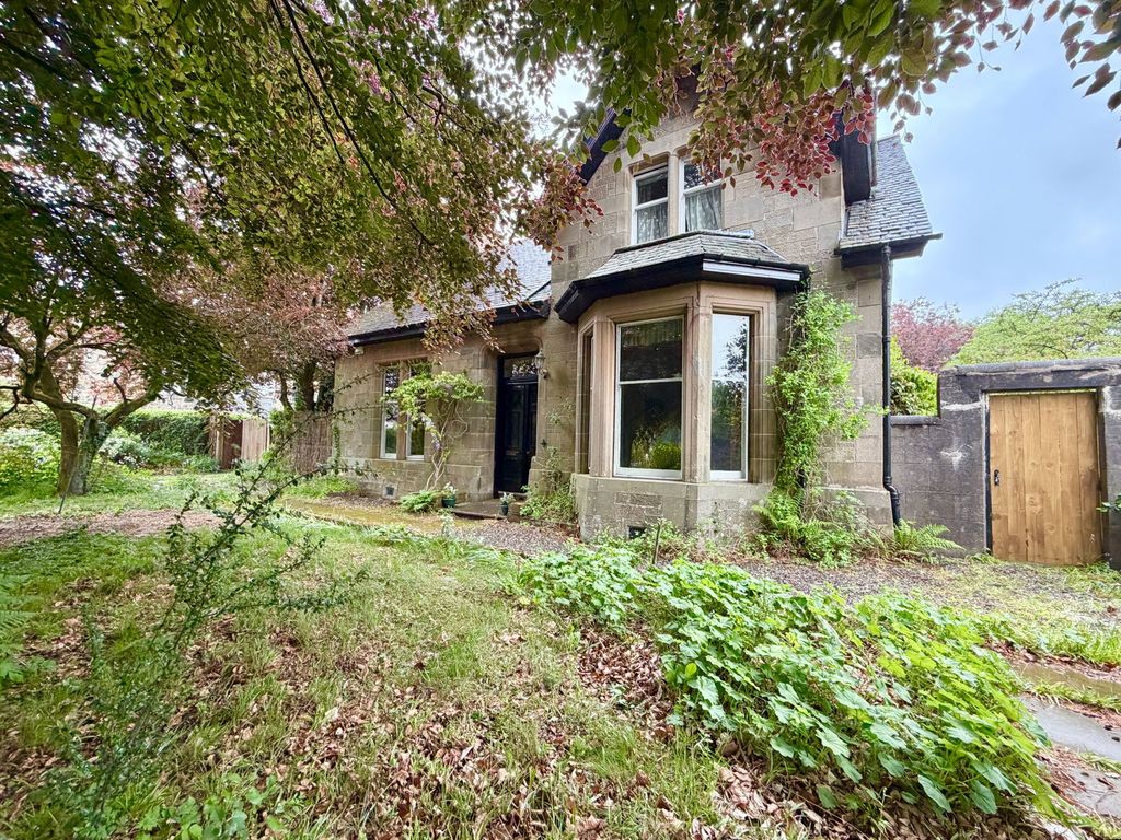 Property photo 1 of 30