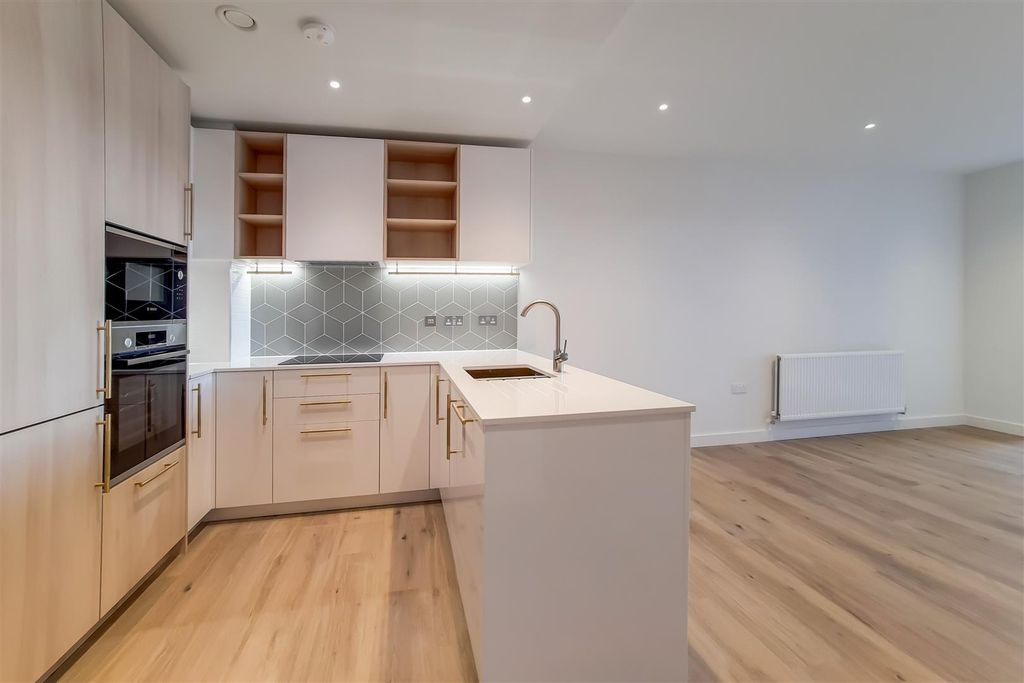 Property photo 1 of 10 1_Kitchen-Reception-1.Jpg